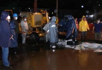 Instalan bomba de extracción de agua en Casa blanca 2da sección