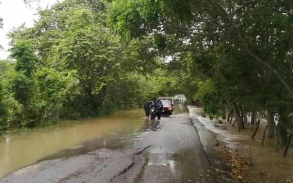 Sin hallar a menor de edad que fue arrastrado en un cayuco en Jalapa