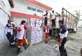 Cruz Roja Mexicana delegaci&oacute;n Villahermosa entrega ayuda humanitaria en Comalcalco