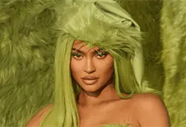 Kylie Jenner lanza nueva linea de maquillaje inspirada en el Grinch