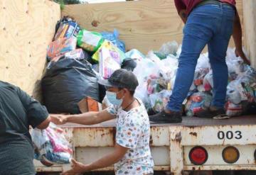 Sin descanso, DIF entrega ayuda a damnificados