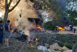 Carambola de 5 vehículos sobre la carretera Villahermosa - Escárcega