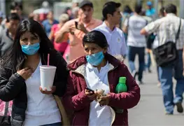 A&uacute;n con vacunas, debe seguir la sana distancia y el uso de cubrebocas
