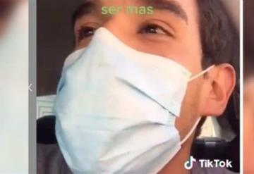 VIDEO: Taxista da viaje gratis a trabajador de Salud