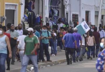 Tabasqueños realizan comprar de fin de año, abarrotan centros comerciales y plazas de Villahermosa