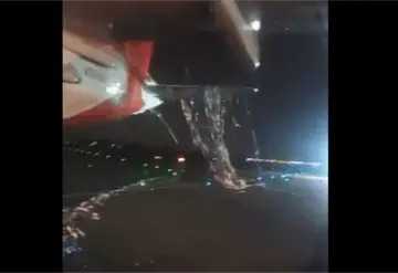 VIDEO: Globo de pirotecnia impacta avión en Colombia