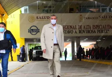 Supervisa Gobernador la aplicación de 540 vacunas en el Hospital Rovirosa