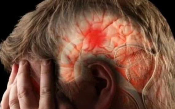 Joven se causa un derrame cerebral por estirar el cuello