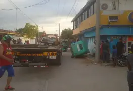 Chofer de pochimóvil en estado de ebriedad atropella a un sujeto en Balancán