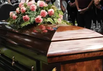 Hacen funeral a persona equivocada, después su familia se entera que su pariente sigue vivo
