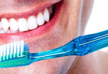 Lavarte los dientes ayuda a prevenir el COVID-19