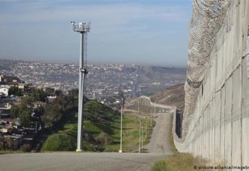 Extiende restricciones en fronteras con Canadá y México: Estados Unidos