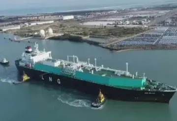 Las malas condiciones climatológicas impiden descarga de gas natural