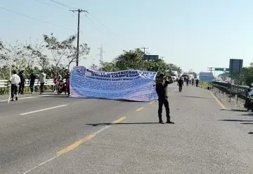Bloquean carretera Coatzacoalcos – Villahermosa