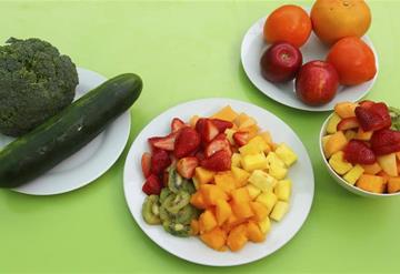 ¿Cuál es la porción de frutas y verduras que debemos comer diariamente para estar saludables?