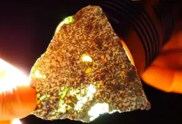 Meteorito de un antiguo mundo cayó en el Sáhara