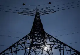 Juez federal suspende reforma eléctrica