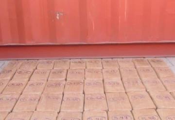 Encuentran 330 kilos de cocaina en un buque en Michoacán