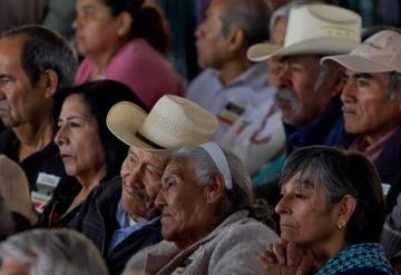 AMLO anuncia aumento de pensiones para los adultos mayores