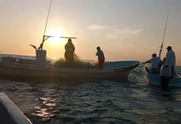 Asaltan a pescadores en altamar