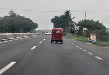 Pochimoviles realizan actividades a mitad de las carreteras federales, ¡son un peligro!