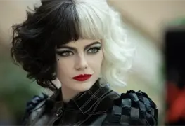 As&iacute; luci&oacute; Emma Stone en el estreno de Cruella 