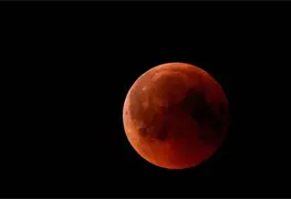 Cu&aacute;ndo y c&oacute;mo ver el eclipse total de superluna o "luna de sangre" que ocurre este mes