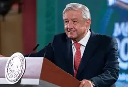 AMLO buscar&aacute; reforma constitucional para eliminar diputados y senadores plurinominales