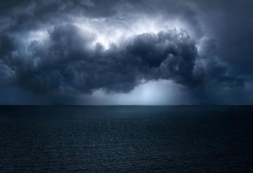 Dos ondas tropicales avanzan tras la tormenta tropical Danny, que tocó tierra en Carolina del Norte