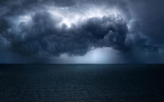 Dos ondas tropicales avanzan tras la tormenta tropical Danny, que tocó tierra en Carolina del Norte