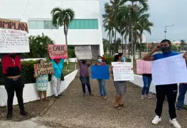 Habitantes de la Miguel Hidalgo se manifiestan en el ayuntamiento de Centro 