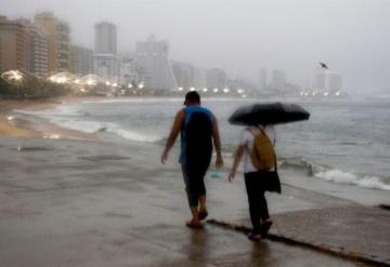 Tormenta tropical "Enrique" se debilita mientras se acerca a BCS