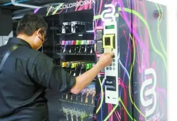 A pesar de que está prohibida su distribución, hacen expendedoras de Vapeadores 