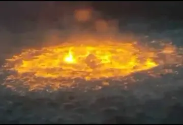 Semarnat descarta daños al ecosistema tras incendio en el mar