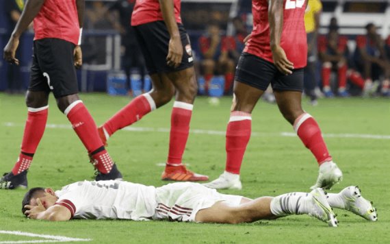 "Chucky" Lozano no participará en la Copa Oro tras golpe en la cabeza