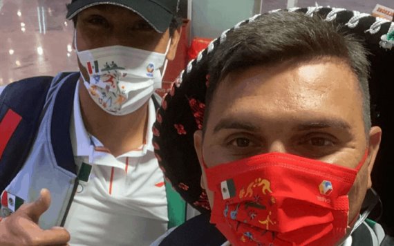 Oramas y Salas, junto con el Tri, ya van rumbo a Tokio