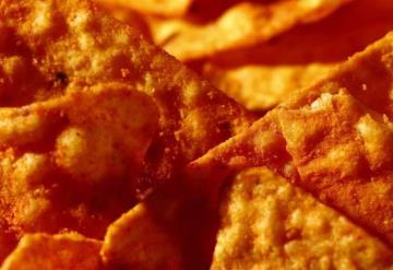 Recompensan con miles de dólares a niña por encontrar un Dorito único