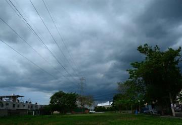 Prevalecerá tiempo caluroso con posibilidad de lluvias aisladas por la tarde: IPCET