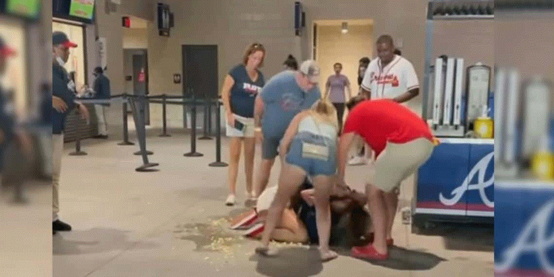 Video: Se desata pelea entre dos mujeres en estadio de béisbol de  los Bravos de Atlanta