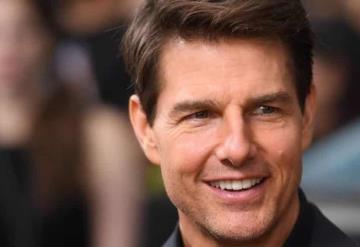 Tom Cruise sorprende a una familia aterrizando en su jardín