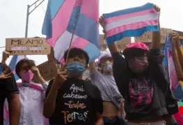 CDMX permite a adolescentes cambiar género en acta de nacimiento