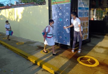 Supervisan protocolos de higiene y seguridad que se implementan en este regreso a clases