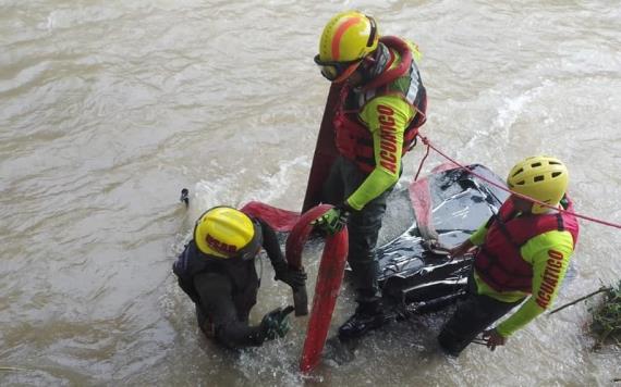 Buscan a mujer arrastrada por corriente del Río Cuale, Jalisco