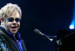 Elton John reveló que se lesionó la cadera; pospuso su gira mundial