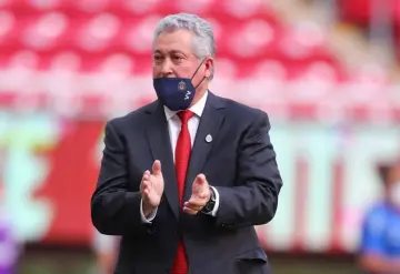 Chivas hace oficial la salida de Víctor Manuel Vucetich como su DT
