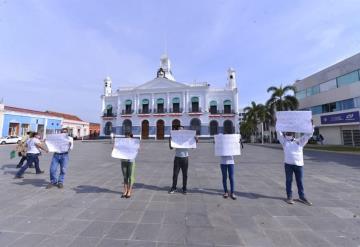 Menores de 18 años piden ser vacunados contra COVID-19
