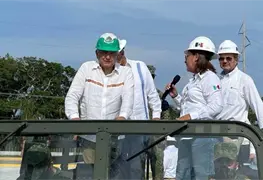 Supervisa AMLO avance de la Refiner&iacute;a de Dos Bocas