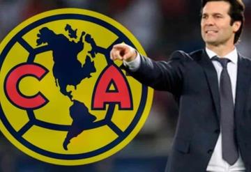 Santiago Solaris sorprende cantando junto a la porra del América