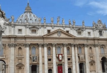 Absuelven a dos sacerdotes en el Vaticano