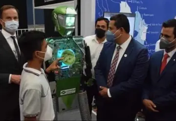 Estudiantes de Conalep realizan robot para toma de temperatura
